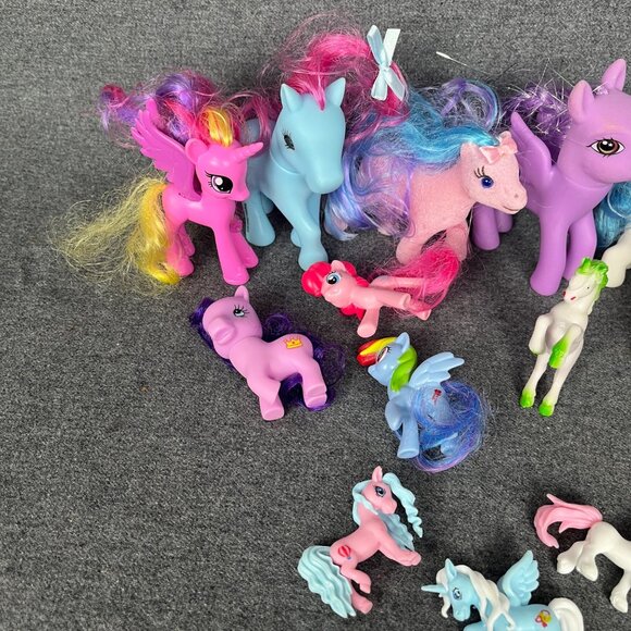 Some My Little Pony Mini Figurine Mixed Lot of 17 Random Horses Unicorn Pegasus - Picture 2 of 4